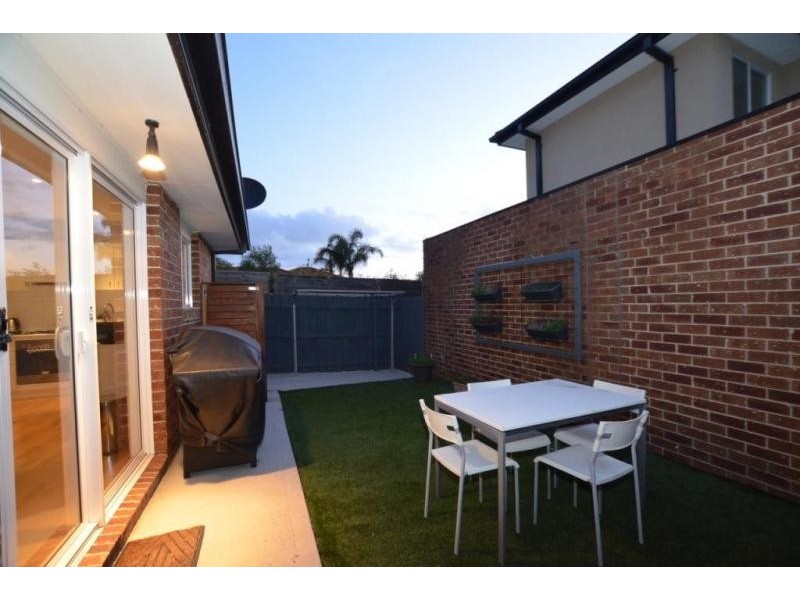 2/8 Govan Street, Footscray VIC 3011