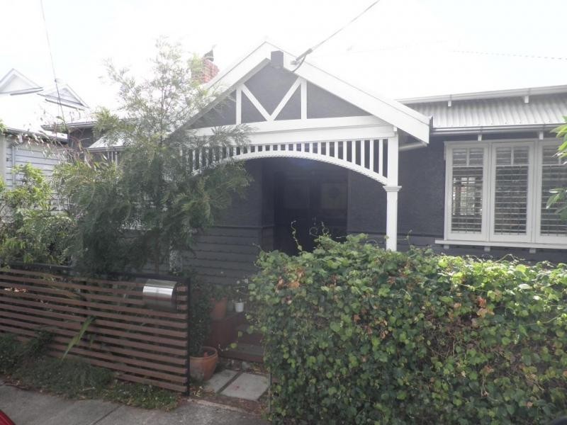 6 Medway Street, Seddon VIC 3011