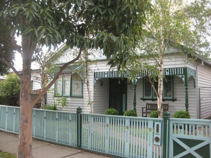 18 Station Road, Seddon VIC 3011