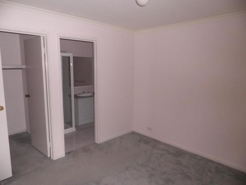 8 Pearce Street, Yarraville VIC 3013