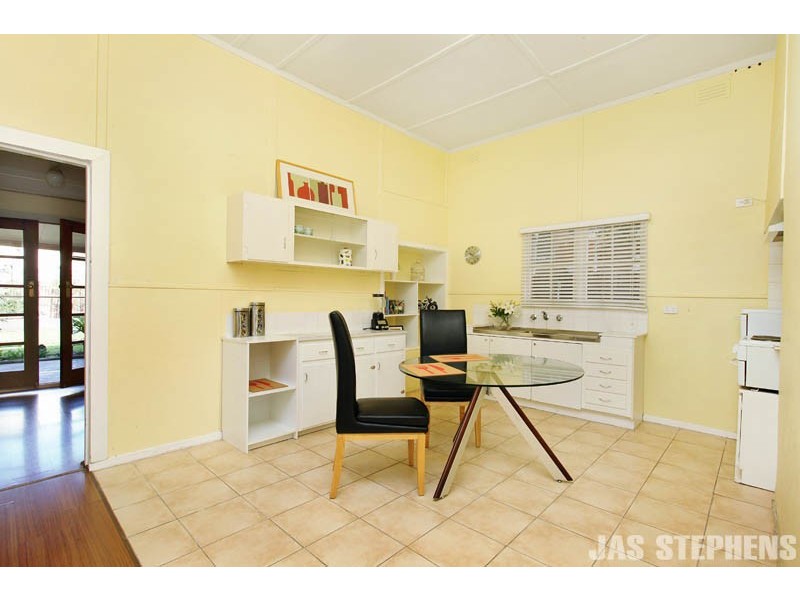 13 Kingsville Street, Kingsville VIC 3012