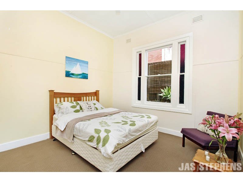 13 Kingsville Street, Kingsville VIC 3012