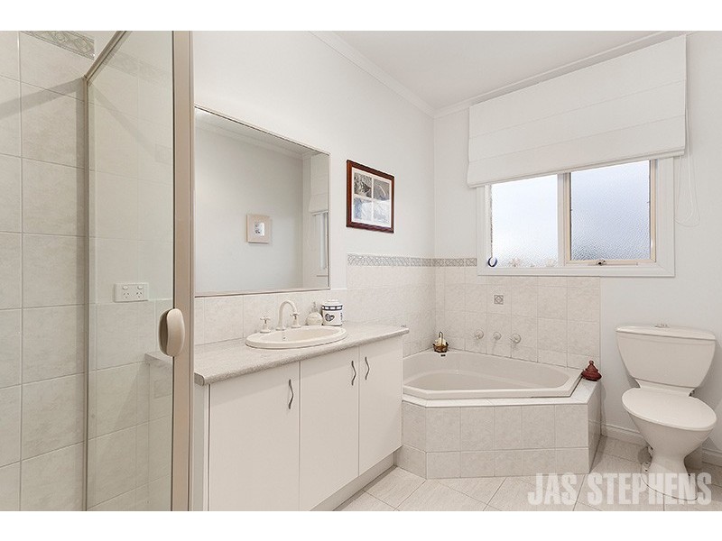 10/296 Somerville Road, Kingsville VIC 3012