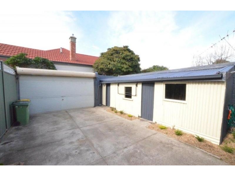 19 Hamilton Street, Seddon VIC 3011