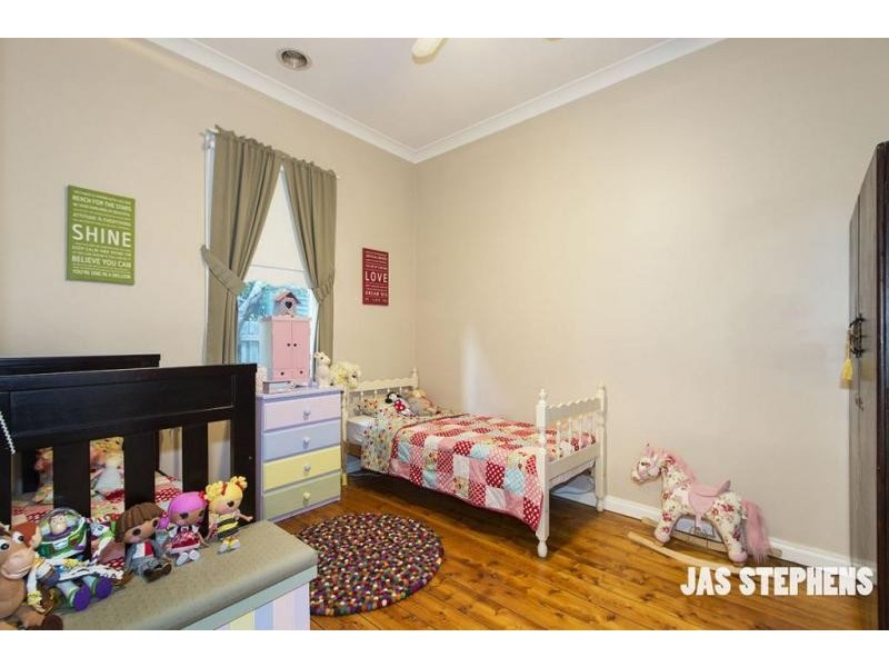 8 Rooney Street, Maidstone VIC 3012