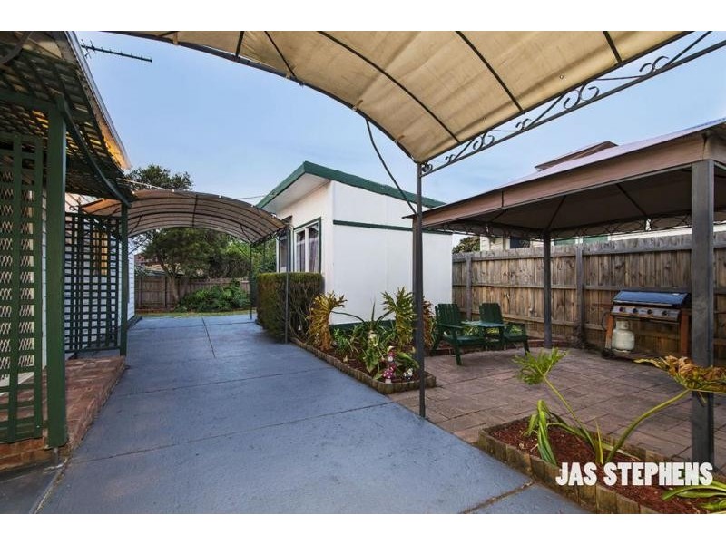 8 Rooney Street, Maidstone VIC 3012