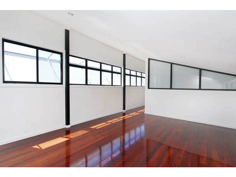 1/2 Bilston Street, Seddon VIC 3011