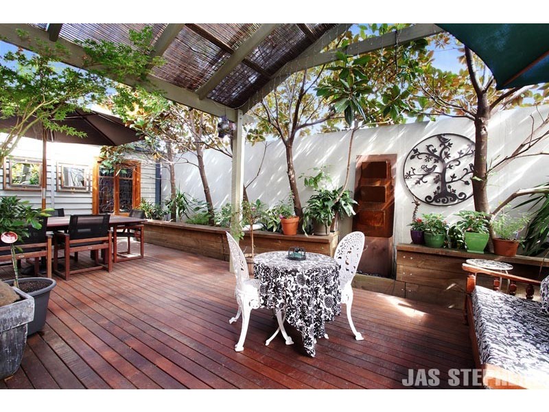 215 Essex Street, West Footscray VIC 3012