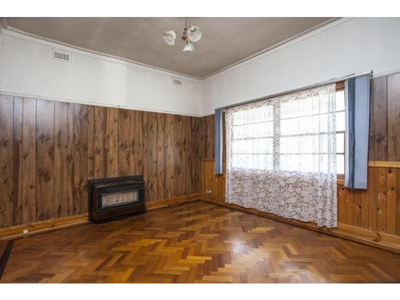 34 Dunedin Street, Maidstone VIC 3012