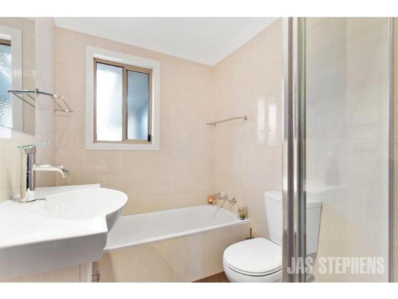 2/107 Ballarat Road, Maidstone VIC 3012