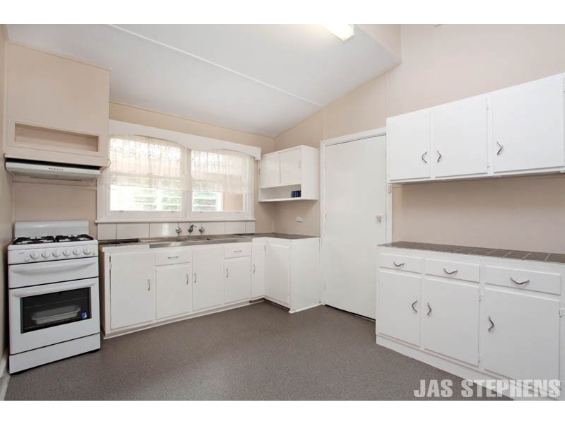 142 Williamstown Road, Kingsville VIC 3012