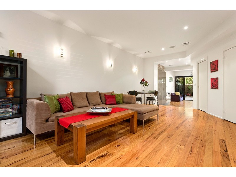 1/14A Pole Street, Seddon VIC 3011