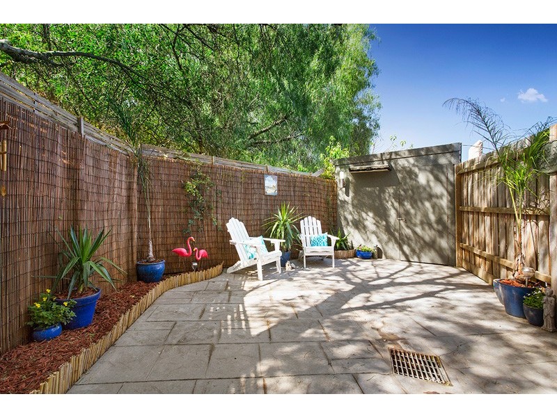 1/14A Pole Street, Seddon VIC 3011