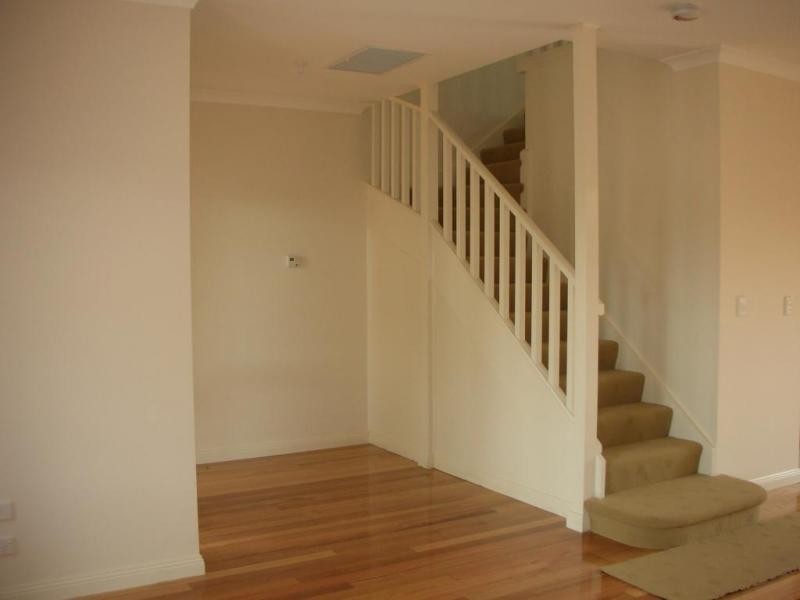 2/165 Hudson Road, Spotswood VIC 3015