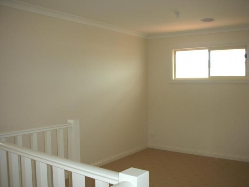 2/165 Hudson Road, Spotswood VIC 3015