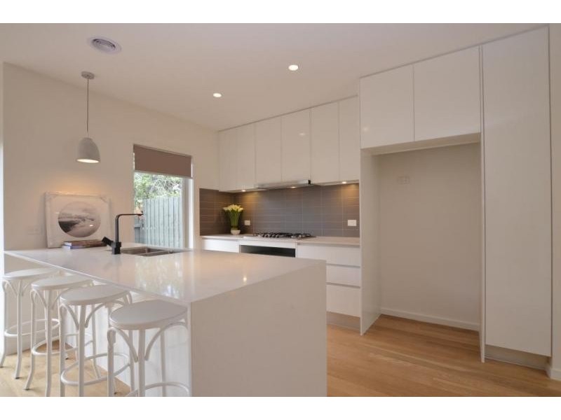 2/166 Mitchell Street, Maidstone VIC 3012