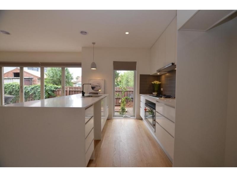 2/166 Mitchell Street, Maidstone VIC 3012