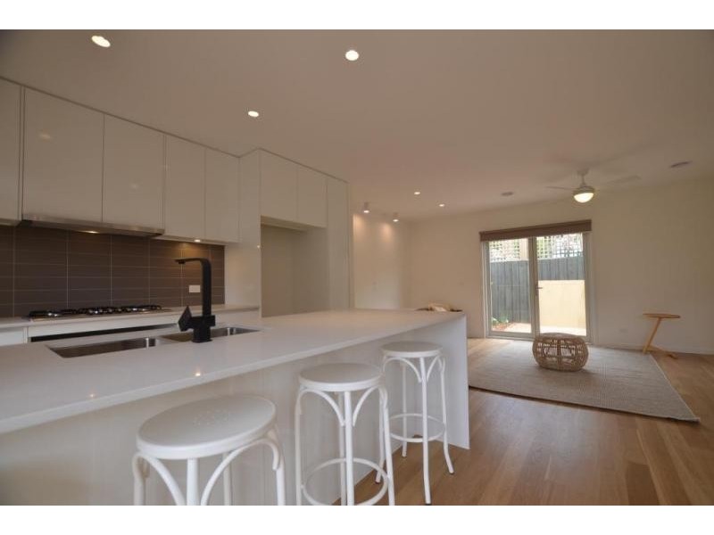 2/166 Mitchell Street, Maidstone VIC 3012