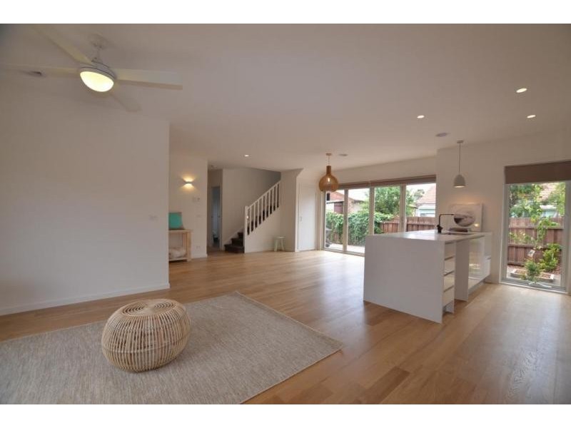 2/166 Mitchell Street, Maidstone VIC 3012