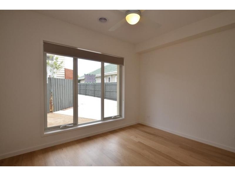 2/166 Mitchell Street, Maidstone VIC 3012