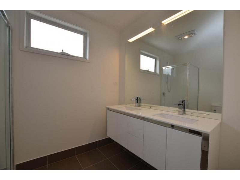 2/166 Mitchell Street, Maidstone VIC 3012