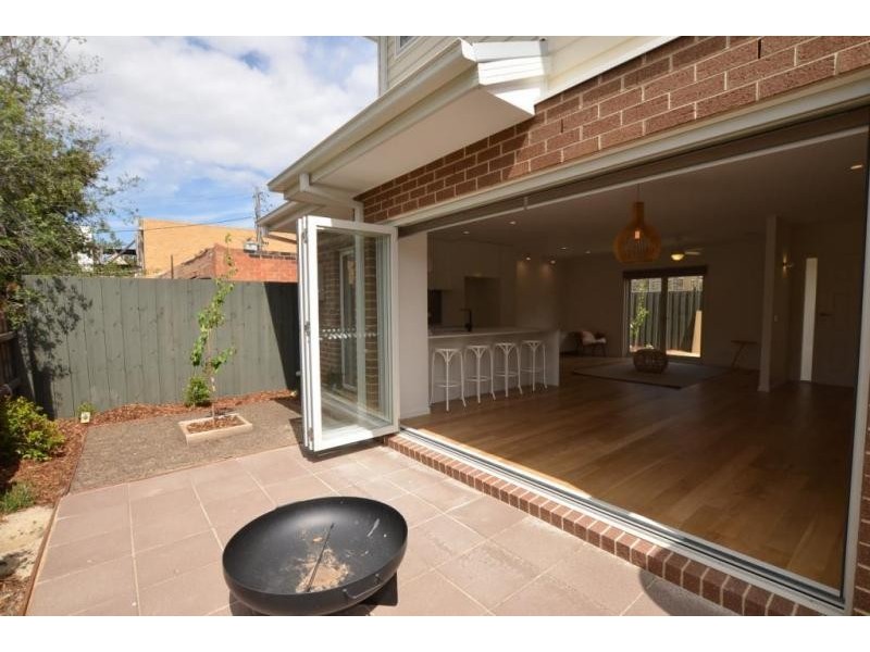 2/166 Mitchell Street, Maidstone VIC 3012