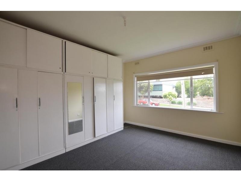 17 St Leonards Avenue, Yarraville VIC 3013