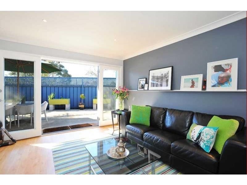 8/17 Gordon Parade, Yarraville VIC 3013