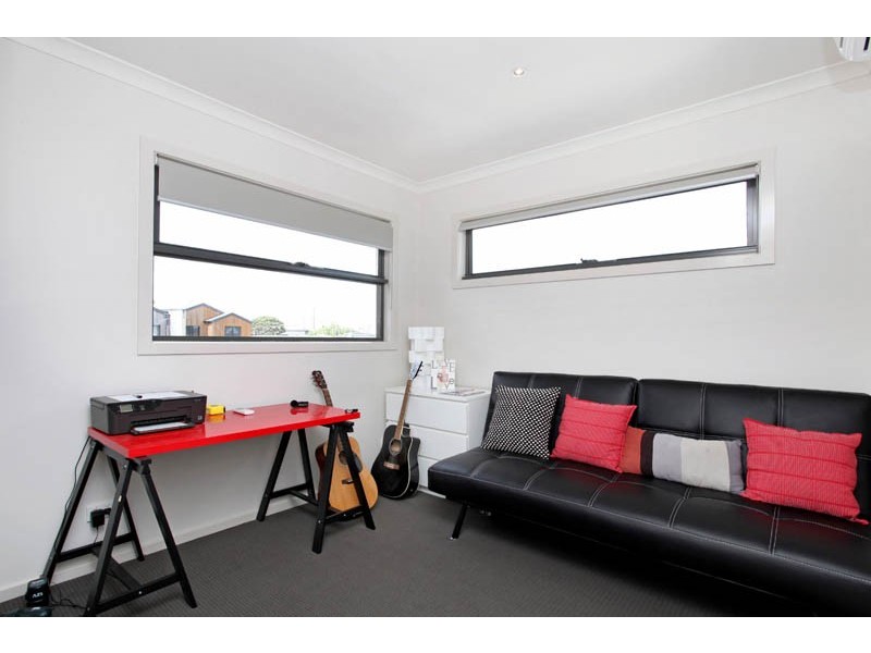 2/24 Hancock Cr, Braybrook VIC 3019
