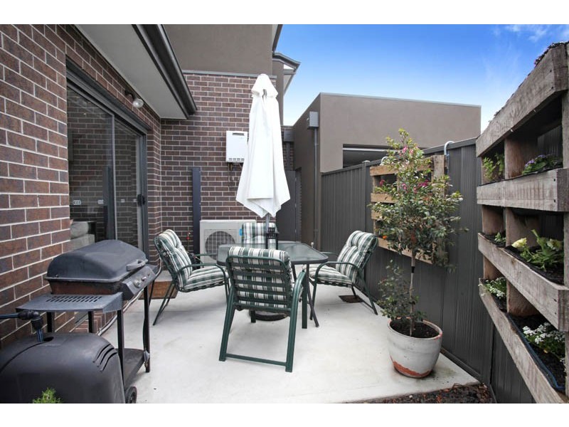 2/24 Hancock Cr, Braybrook VIC 3019