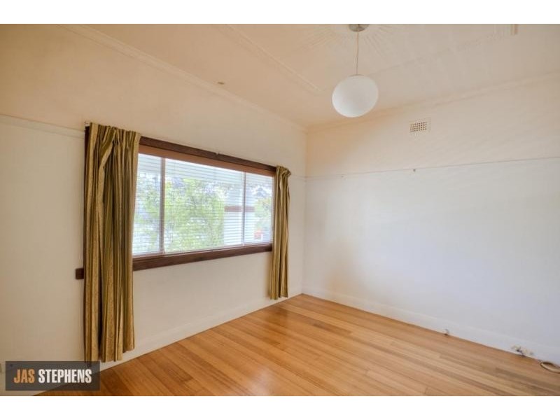 21 Howard Street, Maidstone VIC 3012