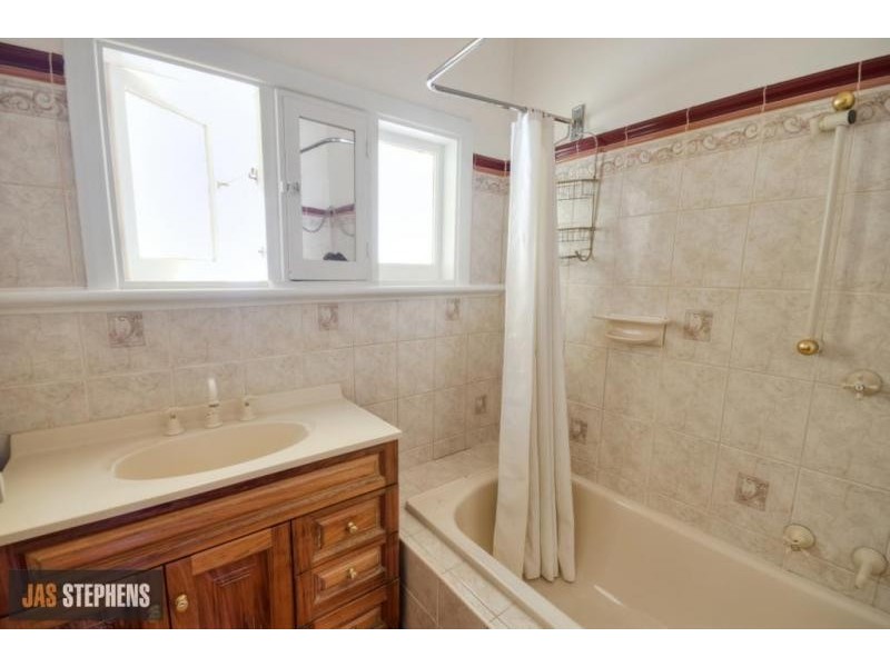 21 Howard Street, Maidstone VIC 3012