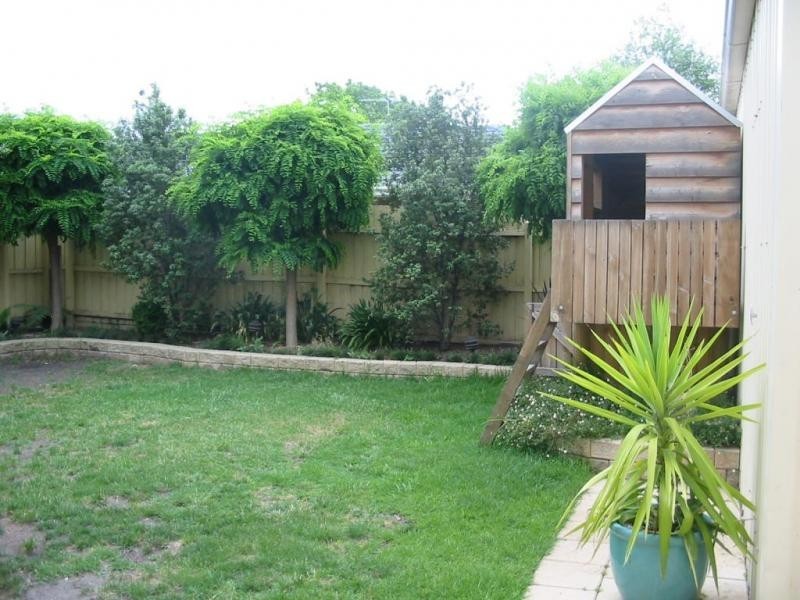 16 Mount Street, Altona VIC 3018