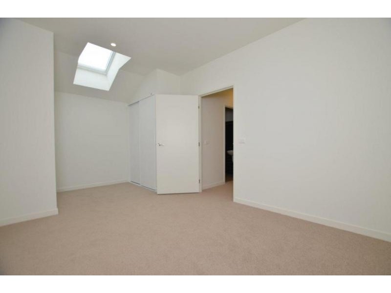 203/64 Cross Street, Footscray VIC 3011