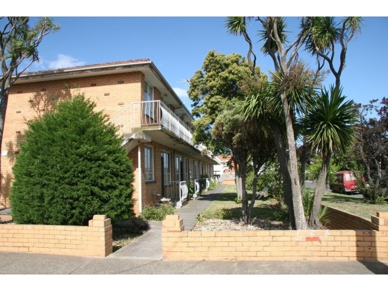 2/57 Kingsville Street, Kingsville VIC 3012