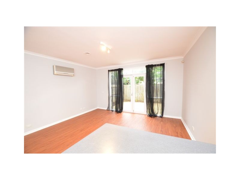 34 Emma Street, Seddon VIC 3011