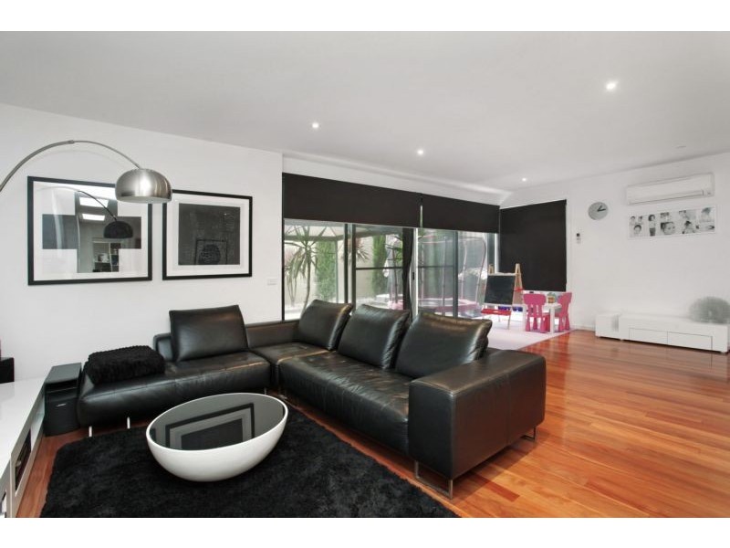 2c Castlemaine Street, Yarraville VIC 3013