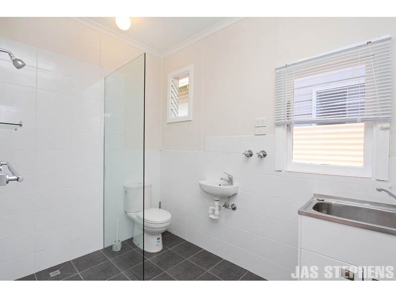 1/38 Dunbar Avenue, Sunshine VIC 3020