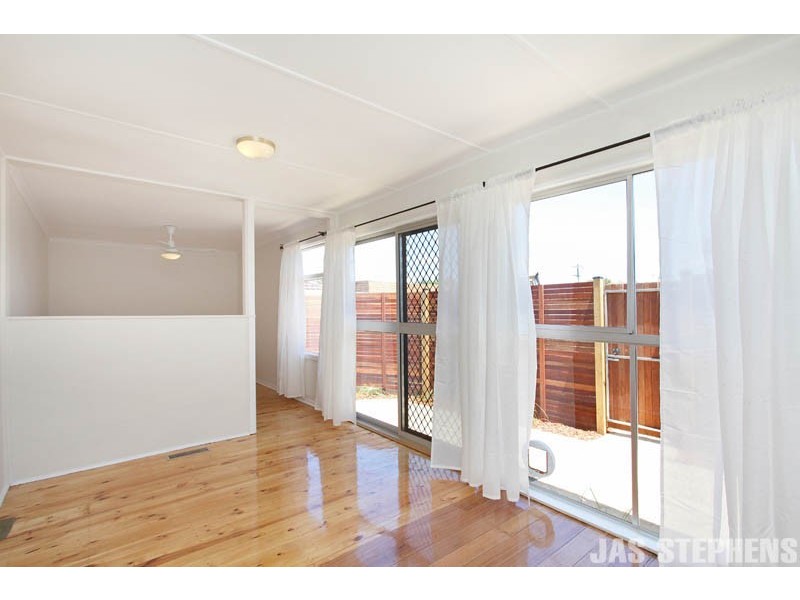 1/38 Dunbar Avenue, Sunshine VIC 3020