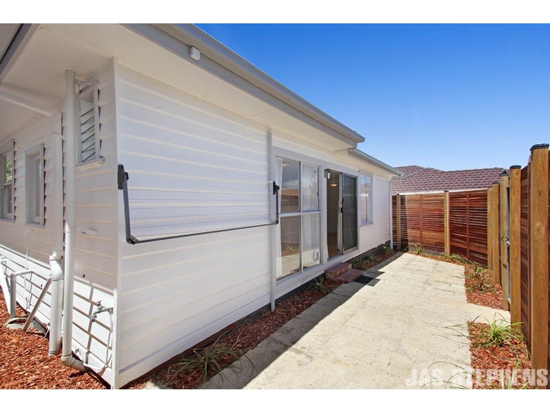 1/38 Dunbar Avenue, Sunshine VIC 3020