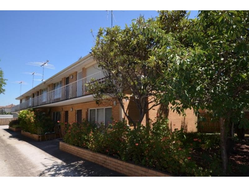 8/22 Bishop Street, Kingsville VIC 3012