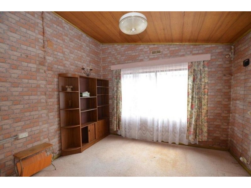 8 Wellington St, West Footscray VIC 3012