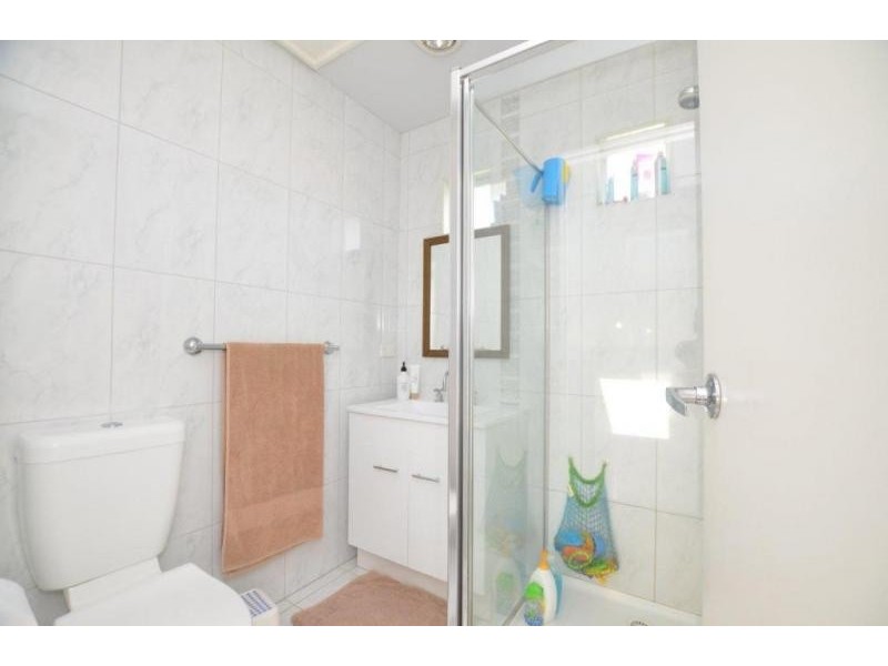 2/17 Burns St, Maidstone VIC 3012