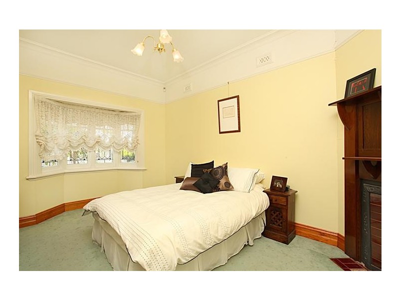 102 Empress Avenue, Kingsville VIC 3012