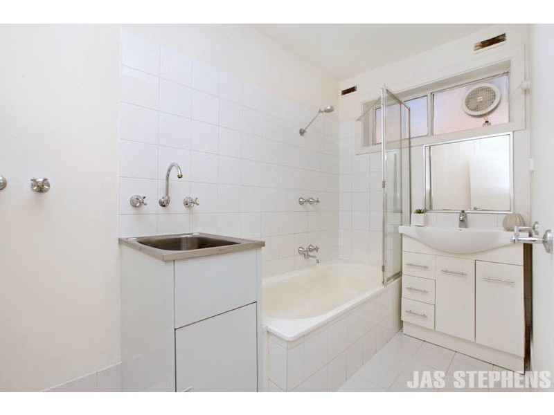 1/5 Gordon Street, Footscray VIC 3011