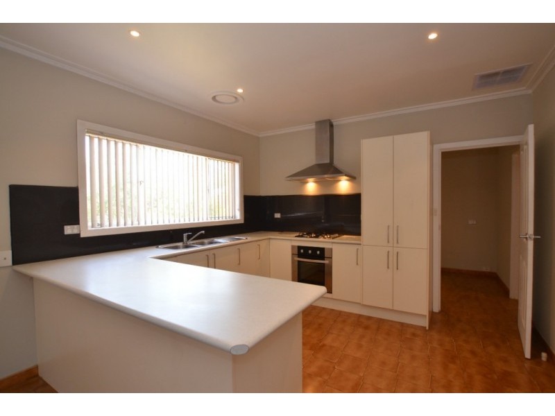 3 Yaralla Cres, Sunshine West VIC 3020