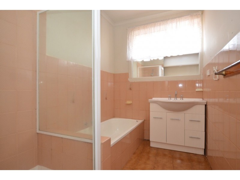 3 Yaralla Cres, Sunshine West VIC 3020