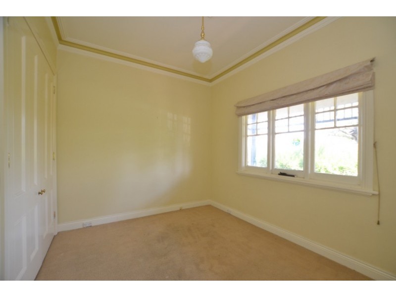 13 Dawson Ave, Footscray VIC 3011