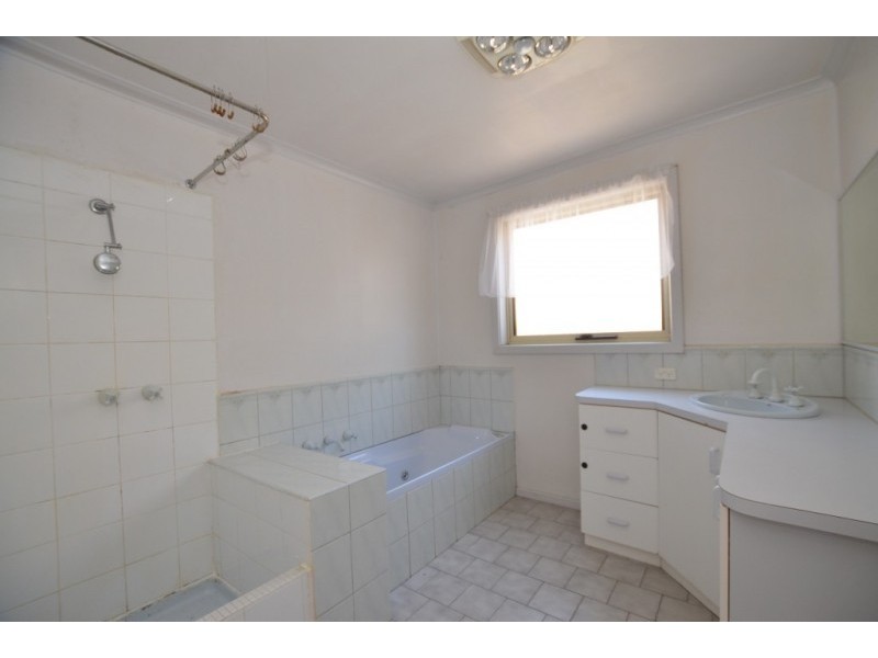 13 Dawson Ave, Footscray VIC 3011