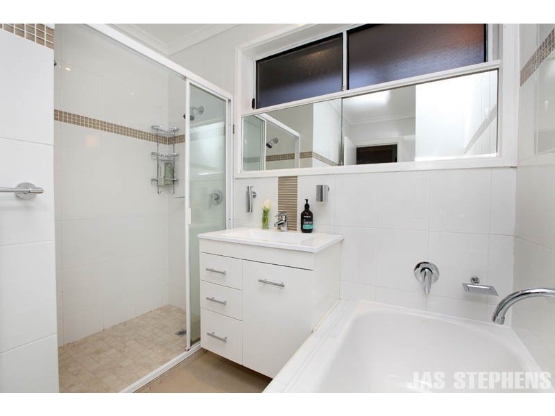 8/17 Gordon Parade, Yarraville VIC 3013